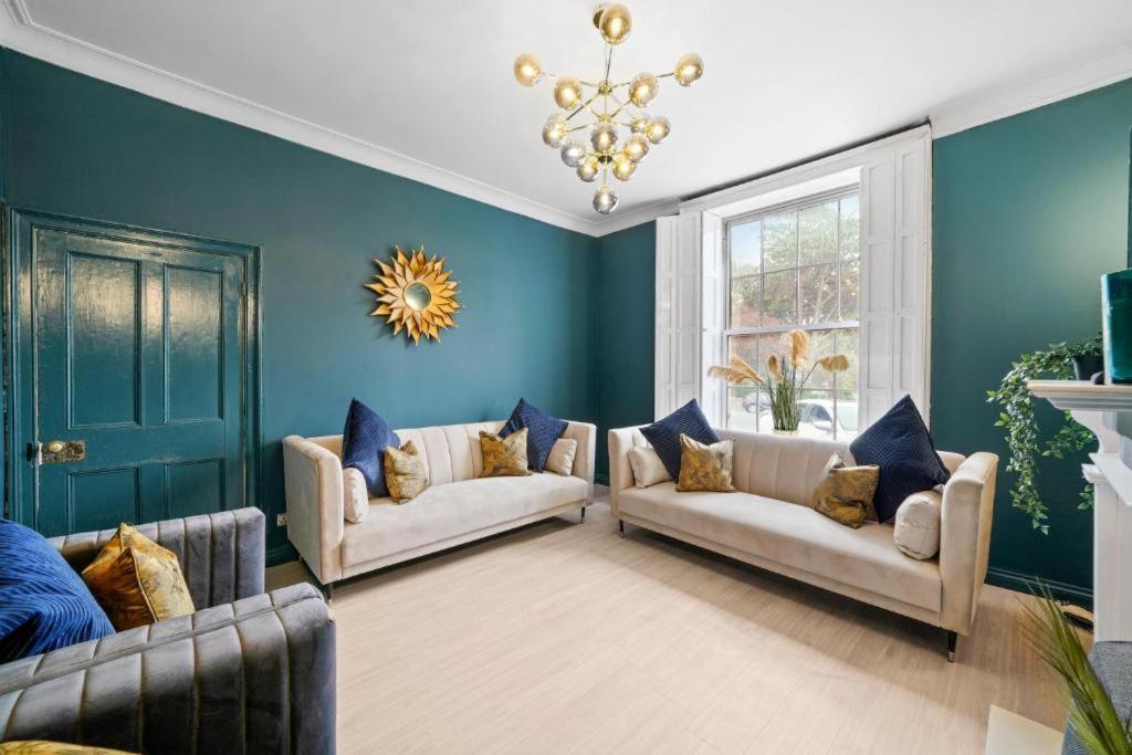 Deluxe 5 Bed In Central Whitby - Parking - Hot Tub 外观 照片