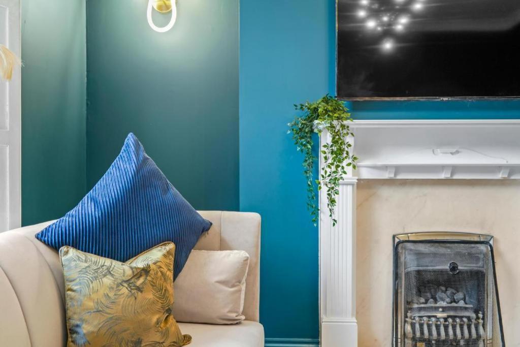 Deluxe 5 Bed In Central Whitby - Parking - Hot Tub 外观 照片