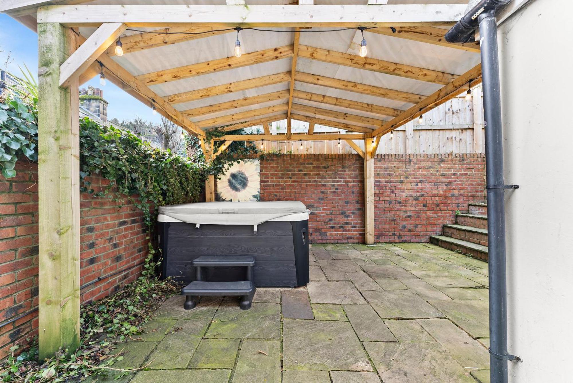 Deluxe 5 Bed In Central Whitby - Parking - Hot Tub 外观 照片